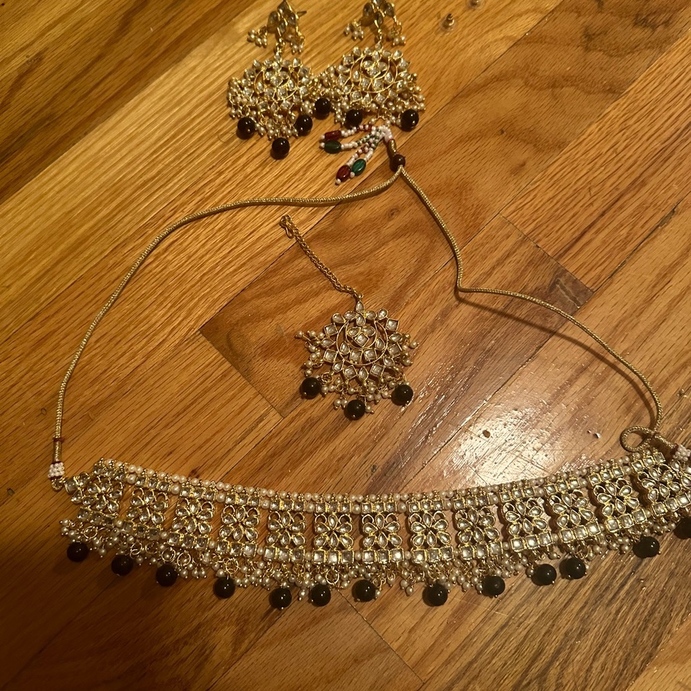 Black & Gold Necklace